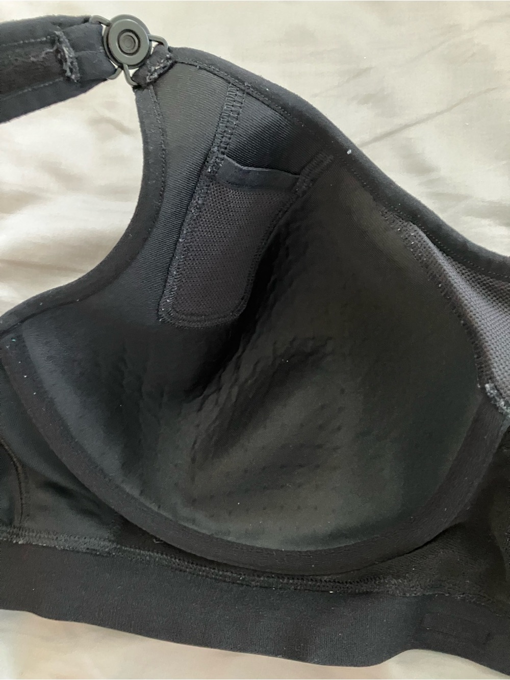 Berlei Black Wireless Molded-Cup Sports Bra - Picture 7 of 8
